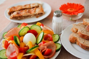 Consejos para comer sano, comida balanceada para el bienestar y mantener el peso